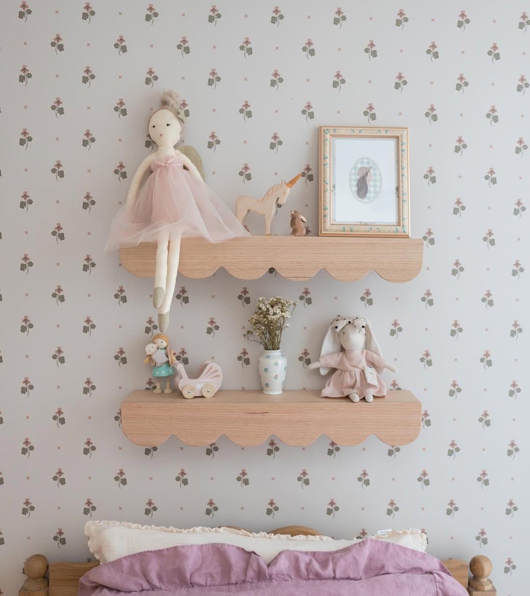 Scallop Wall Shelfs